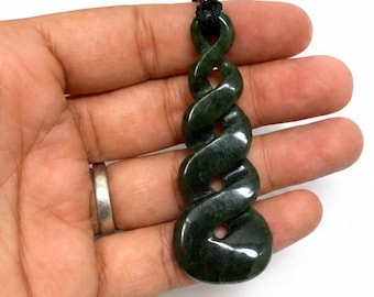 Handgeschnitzte Pounamu-Halskette mit Spiralanhänger aus grünem Jade, Maori-inspirierter Stammes-Schmuck, Geschenk für Damen und Herren