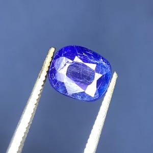 Natuurlijke blauwe Hauyne-edelsteen: 1,45 karaat geslepen steen uit Afghanistan