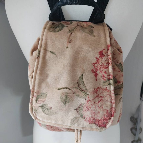 Floral velour rucksack