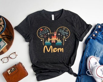 Mom mouse shirt, Minnie mouse mom shirt, Disney mouse mom shirt, Disney shirt, Minnie mom shirt, Mothers Day Shirt, Disneyland Shirt