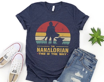 La camisa Nanalorian, The Grandmalorian, Nana Shirts, Funny Nana Shirt, Shirts For Mom, Mother's Day, Women's Shirt for Grandma