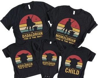 Dadalorian Mamalorian Das Kind Passende Hemden, Dadalorian Shirt, Momalorian Shirt, Mama Daddy Kind Shirts, passende Shirts, Star Wars