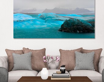 Print van een gletsjerlagune in IJsland, fotografie van een blauwe ijsberg, Scandinavische natuurdecoratie voor aan de muur, grote fotoprint