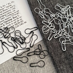 25 White Locking Stitch Markers Knitting Accessories, Bulb Safety
