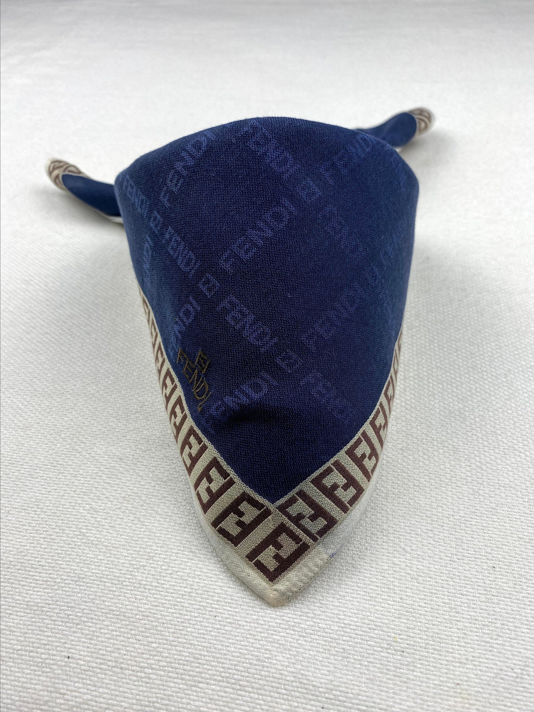 Accessoires Sjaals & omslagdoeken Bandanas FH223 FENDI Monogram Authentieke Halsdoek Zakdoek Bandana