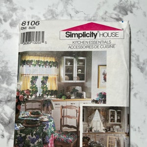 90s Kitchen Essentials Pattern, Aprons, Oven Mitts, Pot Holders, Table Cloths, Curtains, Covers and More, Simplicity House 8106, Uncut