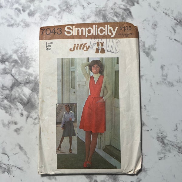 70s Misses' Jiffy Short Skirt or Jumper Pattern with Detachable Bib, Easy Skirt Pattern, Simplicity 7043, Size Small 8-10, 24"-25" Waist,Cut