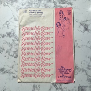 60s or 70s Tab Front Top Pattern with Cap Sleeves, Short Sleeve Shirt Pattern with or without Collar, Stretch & Sew 250, 28&quot;-44&quot; Bust, Uncut