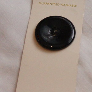 Vintage Le Chic Large Black Round Button en la tarjeta