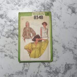 70s Misses&#39; Blouse Pattern, Sleeveless Tank Top Pattern, Loose Fitting Buitton up Shirt Pattern, Simplicity 8348, Size 10, 32.5&quot; Bust, Uncut