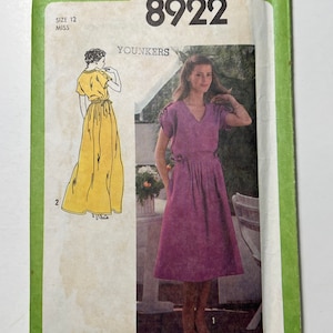 70s Misses Pullover Dress Pattern in 2 Lengths, Short Sleeve V Neck Dress with Pockets, Simplicity 8922, Size 12, 34&quot; Bust, 26.5&quot; Waist, Cut