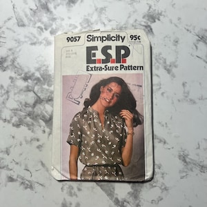 70s Extra Sure Pattern Misses' Pullover Tunic and Tie Belt Pattern, Short Sleeve Blouse Pattern, Simplicity 9057, Size R 14-16-18, Cut