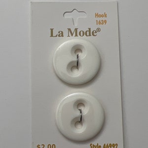 Botones blancos grandes vintage en tarjeta, juego de 2 botones La Mode, botones redondos de 2 agujeros, botones de plástico de 1 pulgada de diámetro, fabricados en Francia
