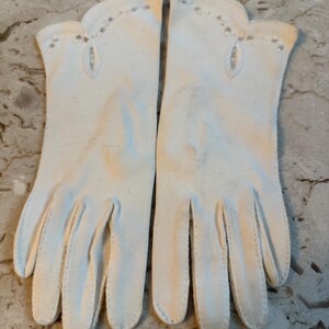 Vintage NOS off White Ladies Dress Gloves, off White Cotton. Size Small to  Medium. 10 Long With Embroidered Cuffs. - Etsy