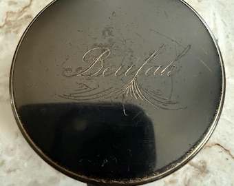 Compacto doble vintage en tono negro y dorado, grabado BeulahVintage