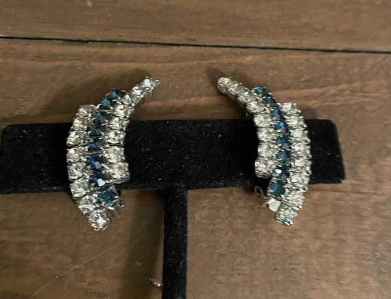 Vintage sapphire and clear rhinestone ear climber… - image 1