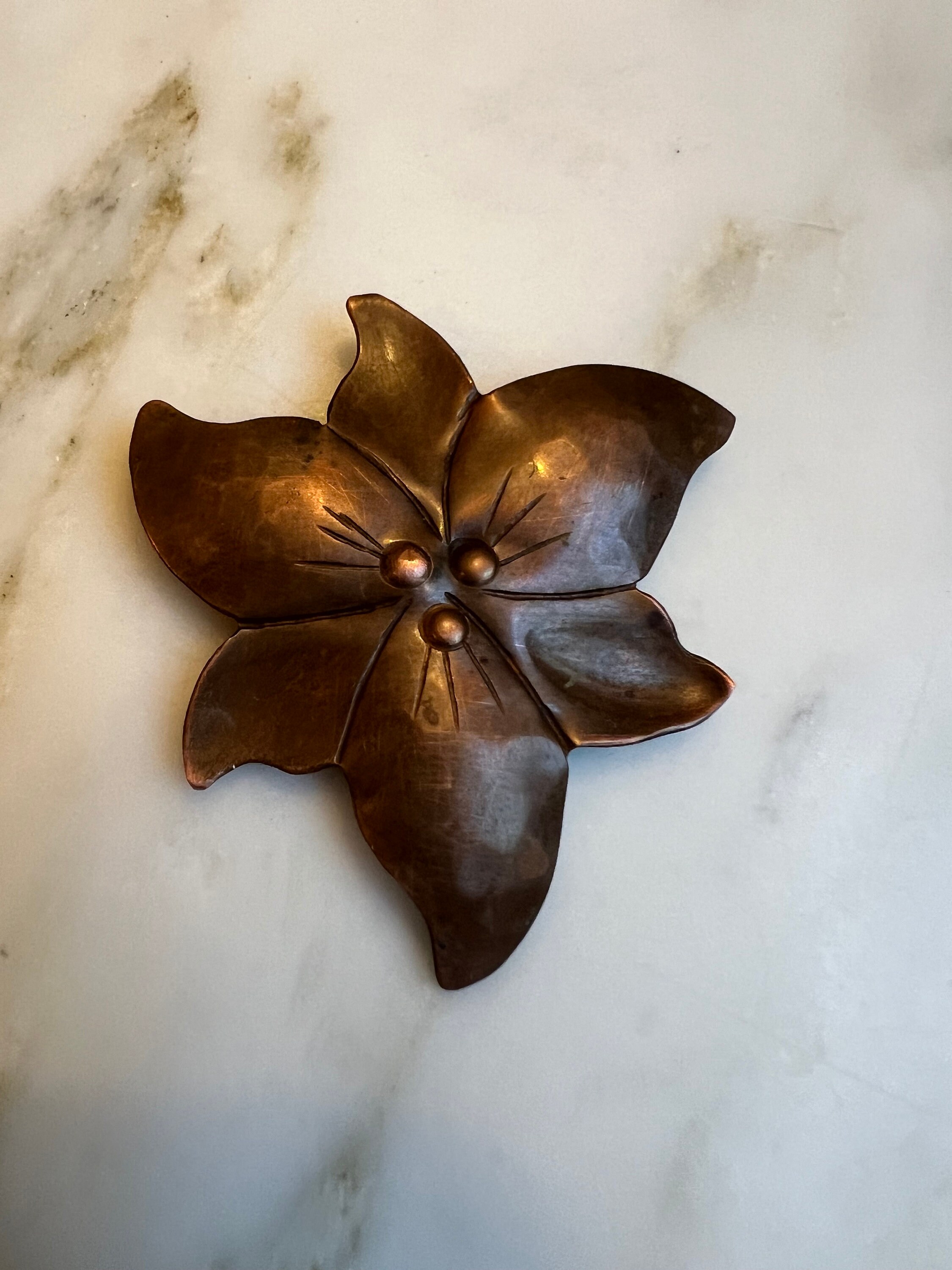 * vintage brooch ୨୧ *✵ ヴィンテージ ブローチ (f) Stuart Nye Dogwood Flower Vintage Brooch Pin Sterling Silver