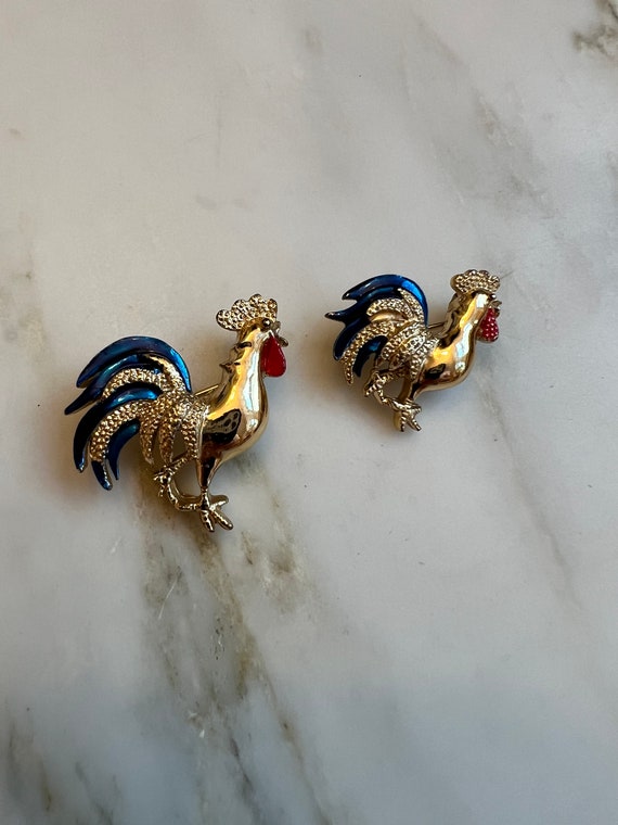 Vintage Gerry’s blue enamel rooster scatter pins