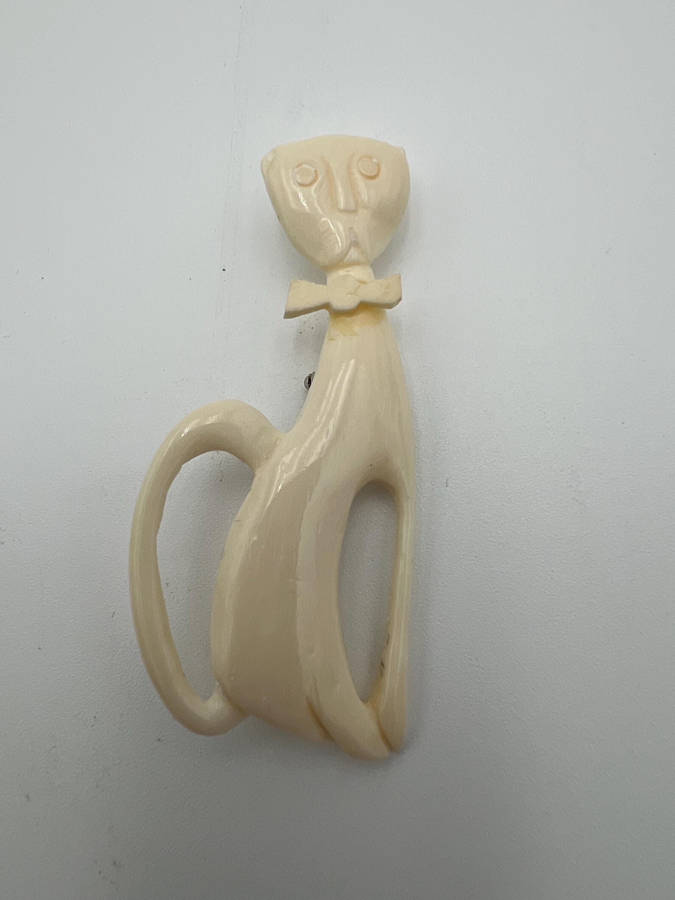 Vintage celluloid brooches - Etsy 日本