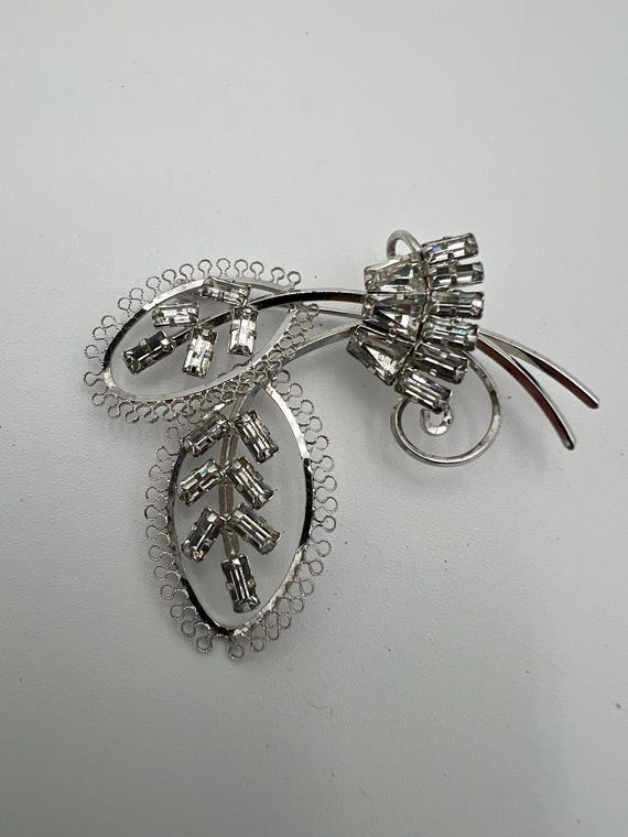Vintage Star Art Sterling silver rhinestone broochVintage