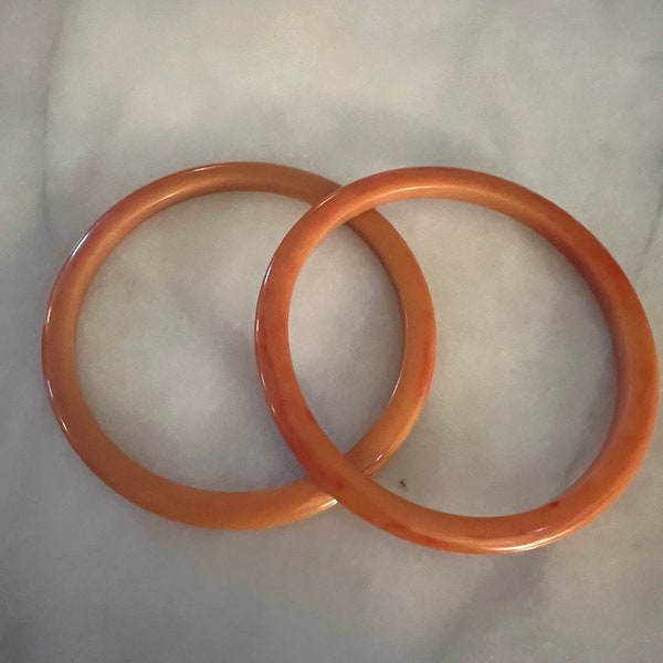 Butterscotch bakelite spacer bangle Excellent condition simichrome tested, 2.5” inside diameter.