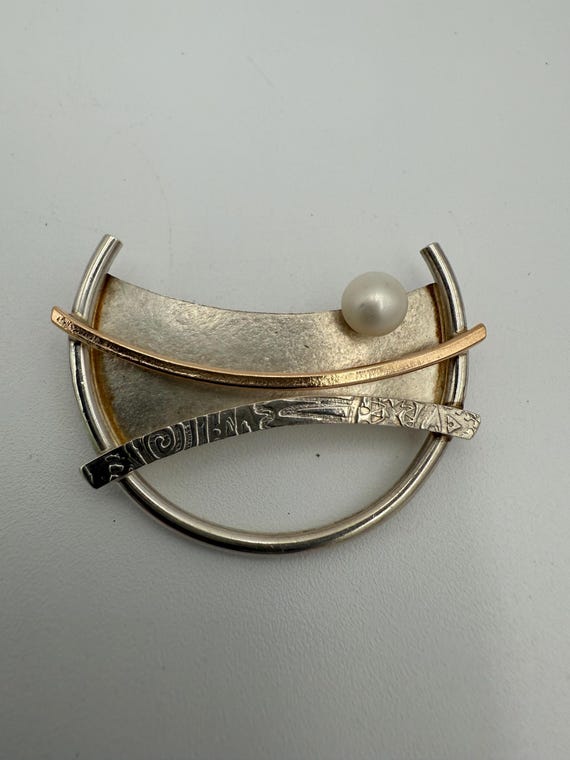 Modernist Idelle Hammond-Sass 14k gold and Sterling pearl Abstract BroochVintage