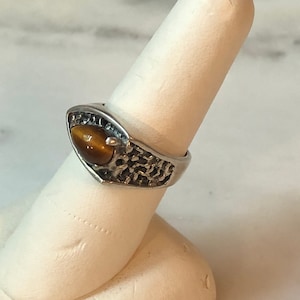 Modernist or Brutalist sterling silver tigers eye ring artist signed size 6.5