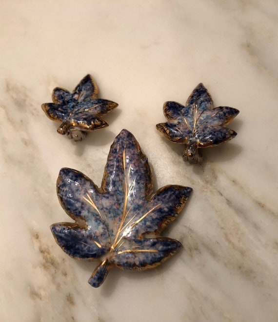 Vintage ceramic leaf gold and blue earrings and br