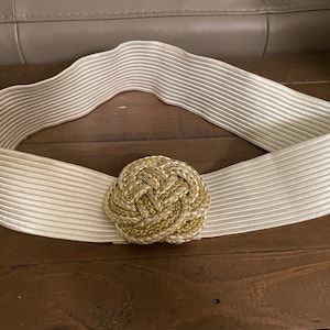 1980s off white and gold fabric stretch belt
