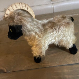 Vintage mohair steiff mountain goat snucki
