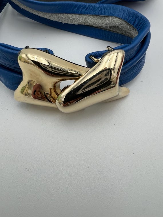 Vintage Blue Leather and Gold Buckle Belt 33 Inchesvintage  display picture 1