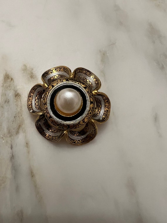 Vintage damascene brooch with large faux pearl