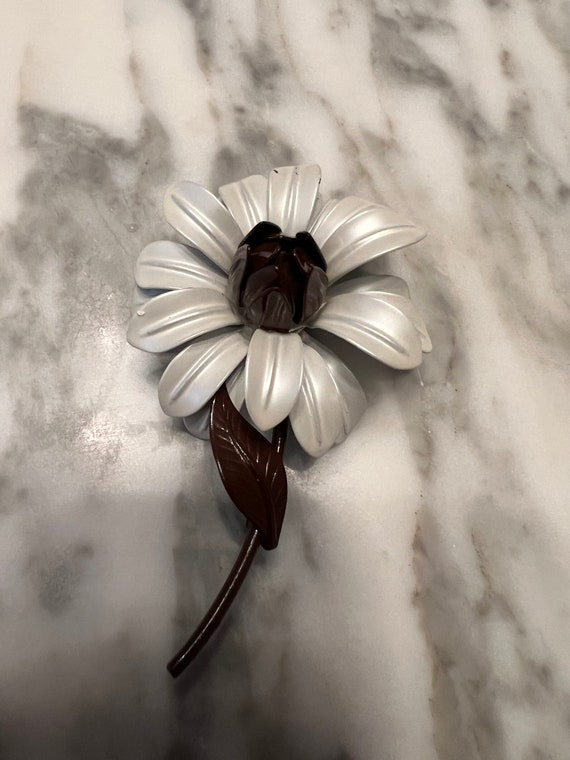Vintage brown and white enameled flower brooch