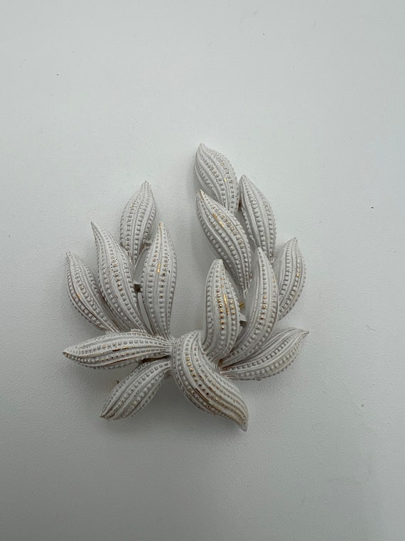 Vintage crown Trifari white enamel wheat brooch
