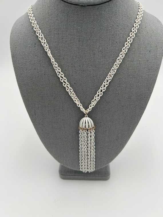 Vintage crown Trifari white enamel chains pendant 