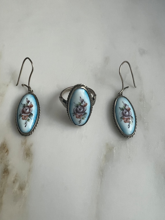 Vintage hand painted floral earrings and ring size