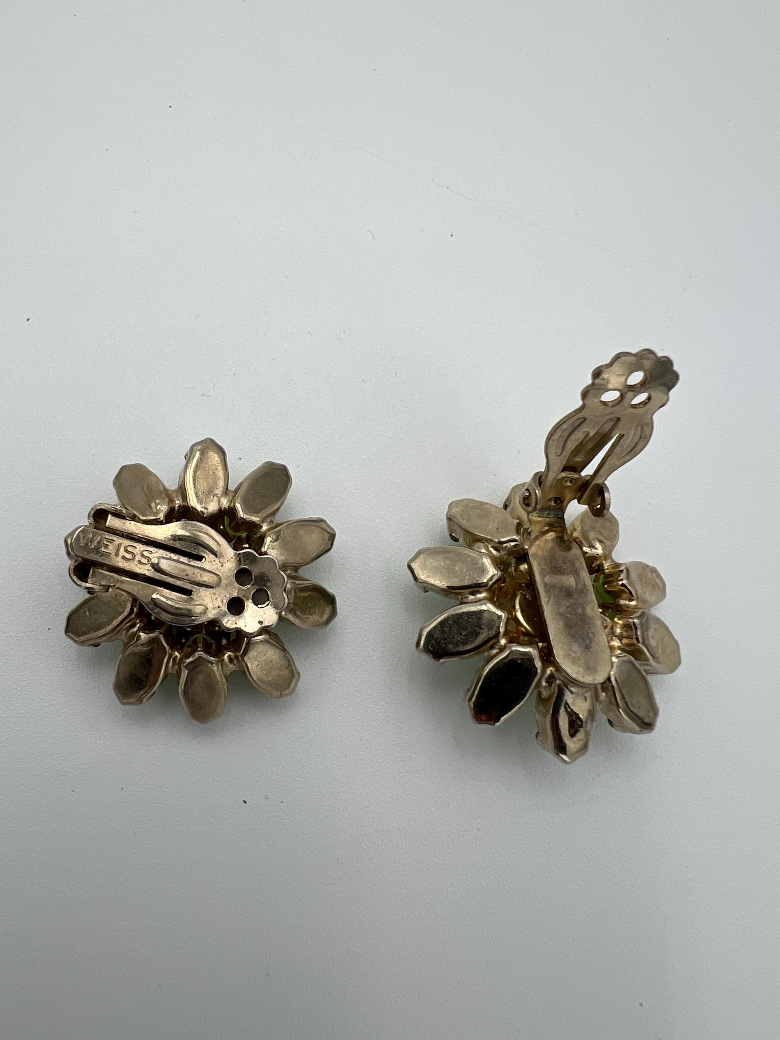 Vintage Weiss Green Glass Flower Earringsvintage - Etsy