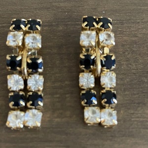 Vintage trifari black & white rhinestone dangle earrings