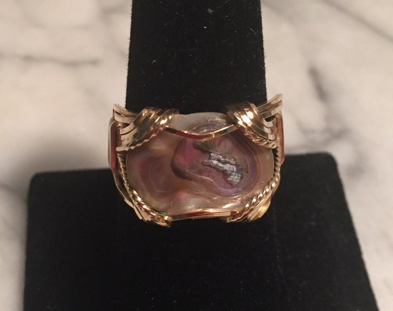 Vintage wire wrapped 10k gold and abalone ring si… - image 1