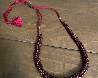 Vintage woven natural garnet beaded necklace