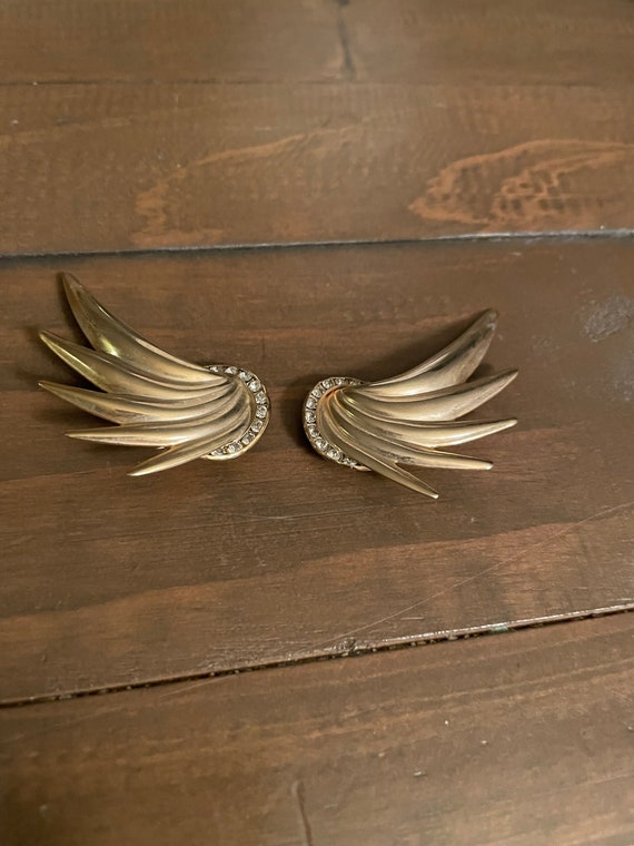 Vintage gold tone wing rhinestone shoe clips - image 2