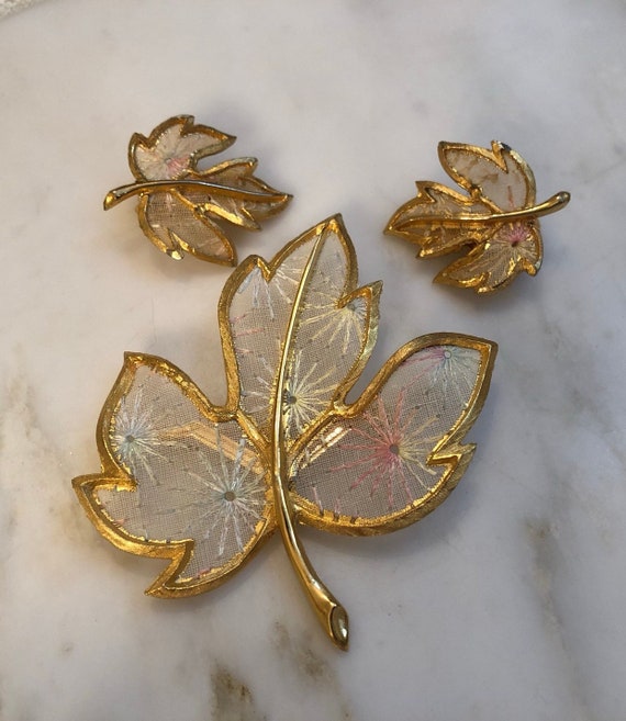 Vintage leaf brooch and earrings with real lace w… - image 1