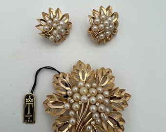 Vintage Jewels by Trifari brushed gold faux pearl and rhinestone flower or leaf brooch and earrings set with original hang tag