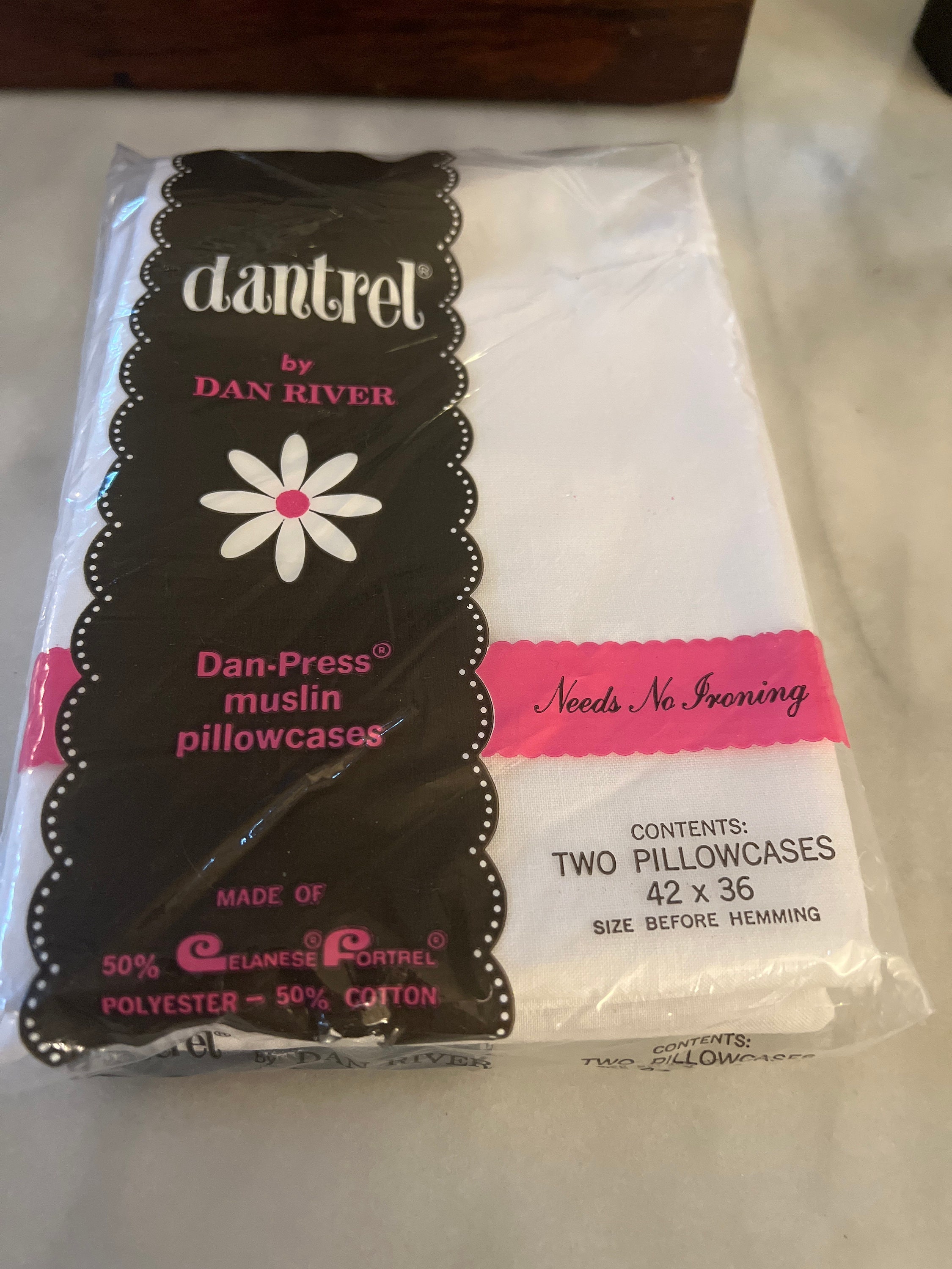Vintage NOS Dantrel by Dan River pair of white standard size pillow cases