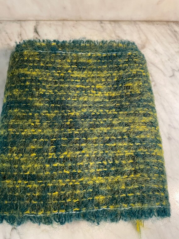 Vintage green and yellow mohair scarf - image 4