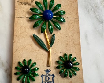 Vintage NOS DuBarry groen en blauw geëmailleerde bloemen broche en oorbellen