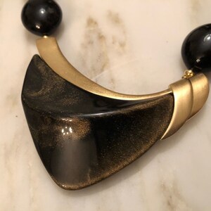 Vintage kunio matsumoto for trifari modernist black and gold necklace image 2