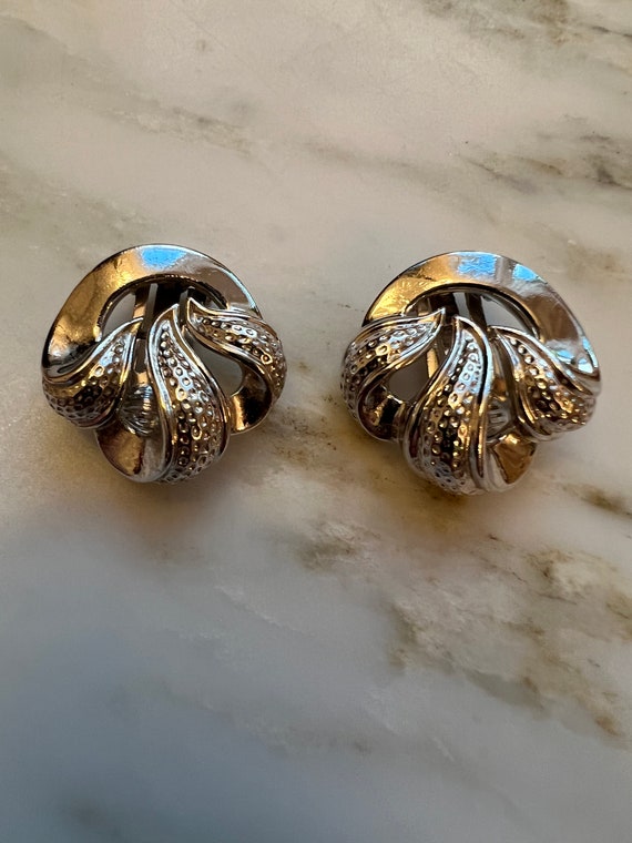 Vintage crown Trifari silver tone clip earrings - image 2