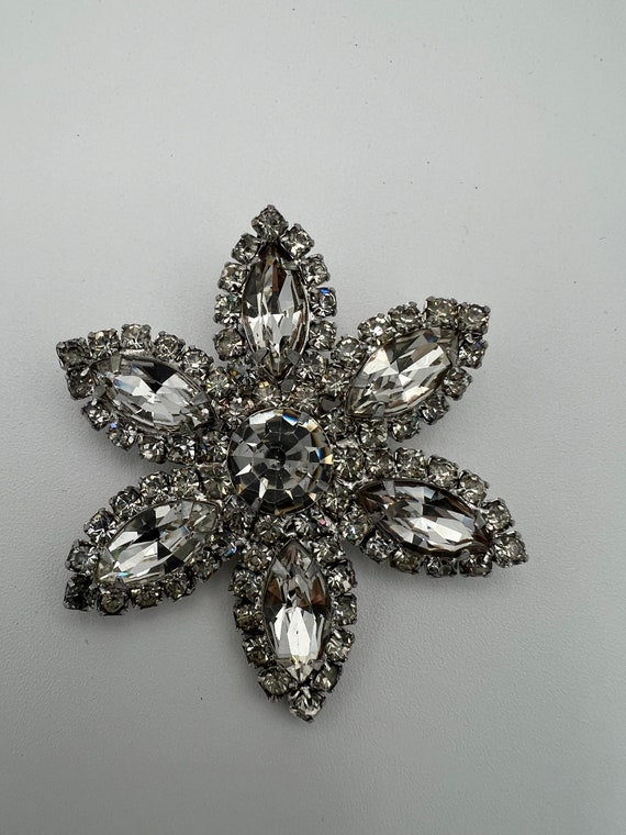 Vintage clear rhinestone flower brooch