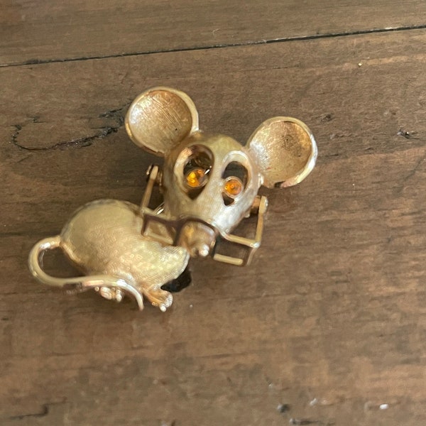Vintage avon mouse brooch with rhinestone eyes and movable glasses